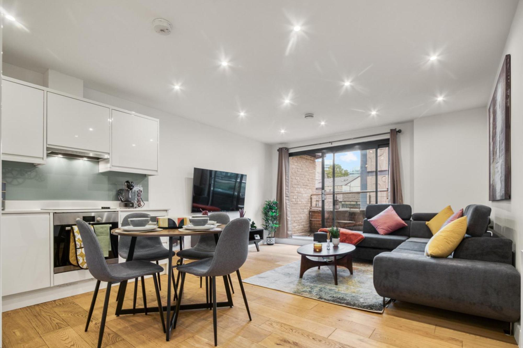 A Vibrant 2 Bed & 2 Bath In Old Street Zone 1 Apartament *