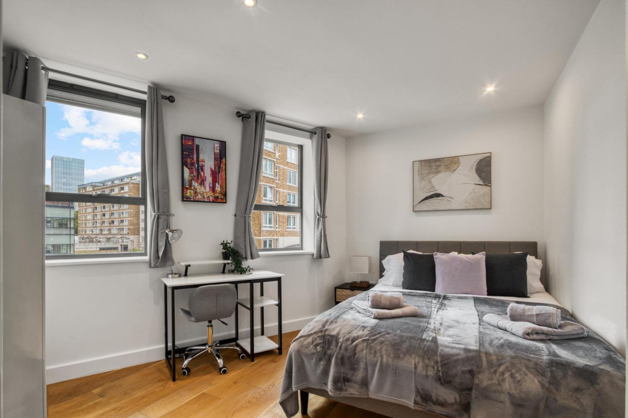 A Vibrant 2 Bed & 2 Bath In Old Street Zone 1 Apartament